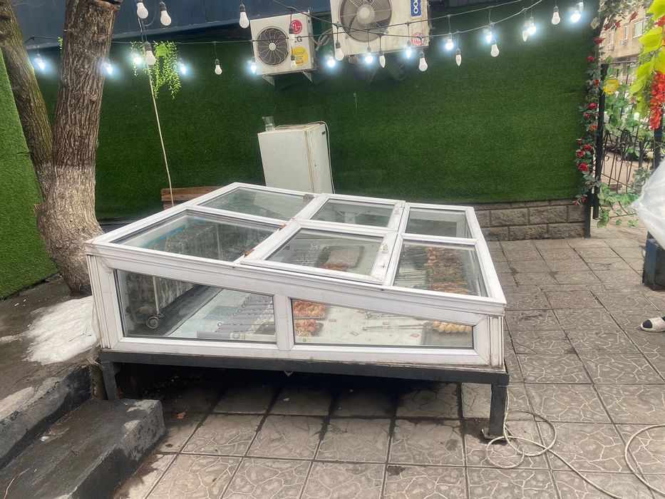 Витринный холодильник