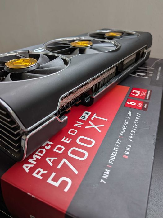 XFX Radeon RX 5700 XT THICC III Ultra 8GB – Пълен комплект с КУТИЯ