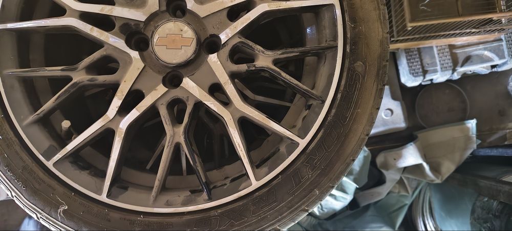 Diska sotiladi 16 razmerda