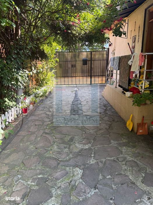 Casa 3 camere,120 mp utili, la casa, curte 240 mp-zona Bartolomeu
