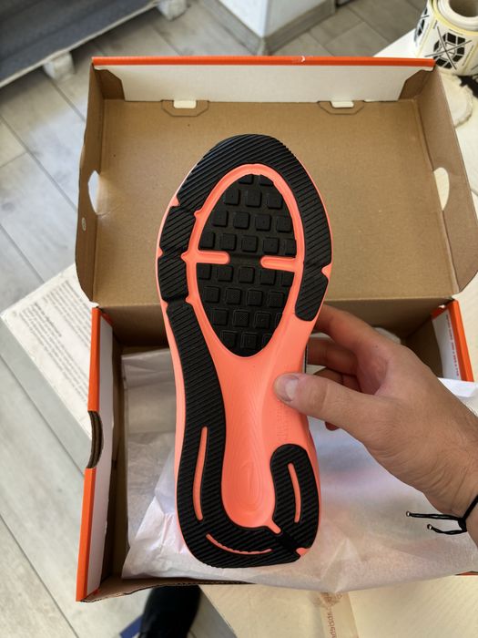 Маратонки Nike 41 номер
