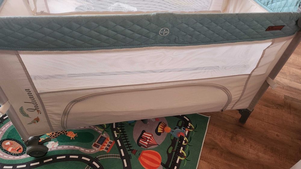 Платнена сгъваема бебешка кошара