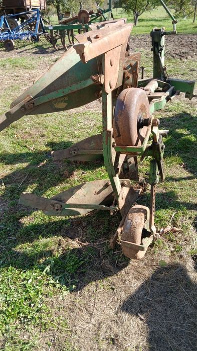 Plug reversibil cu 2 si 3 trupite