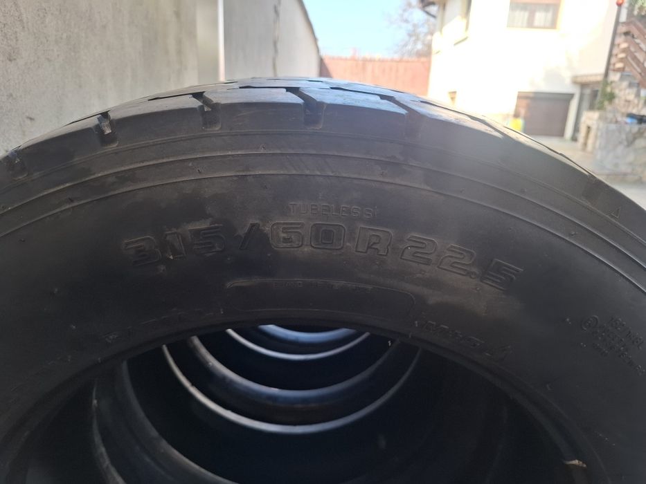 315 60 22.5 Kumho гума за деферинциал
