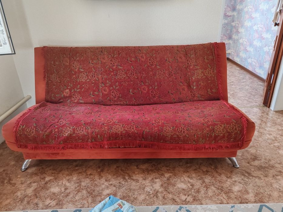 Диван книжка.прихожая