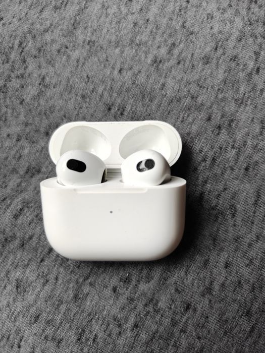 iPhone 17 256gb и airpods 3
