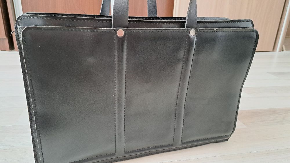 Geanta diplomat barbateasca