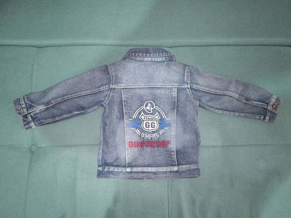 Продам джинсовую куртку.