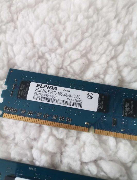 2x Memorie 2GB Elpida DDR3 PC3-10600U-9-10-B0