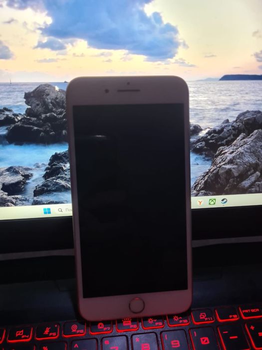 Продам iPhone 8 plus