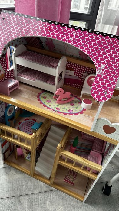 Кукольный дом деревянный