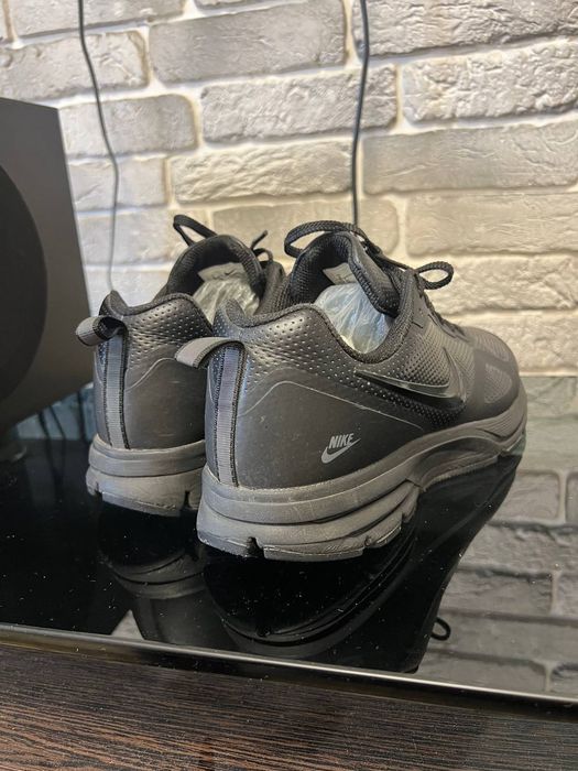 Осенние кроссовки Nike