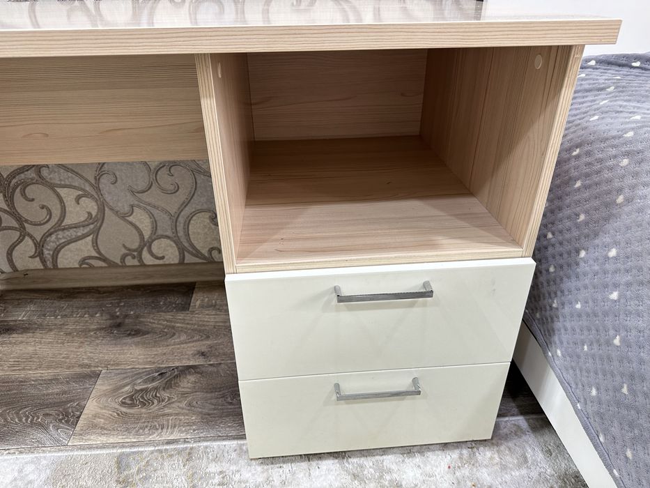 Продам письменный стол