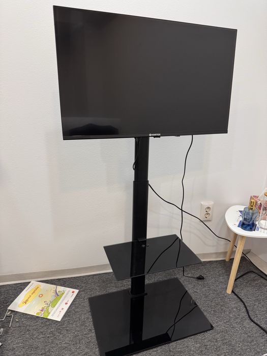 Stand TV de Podea, pentru LED/LCD/Smart TV, Max 60kg, VESA 600x400
