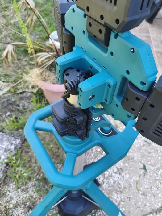 2026 - Makita ML 014G / XGT / 40 V - Мощна светлинна кула 15000 Lm