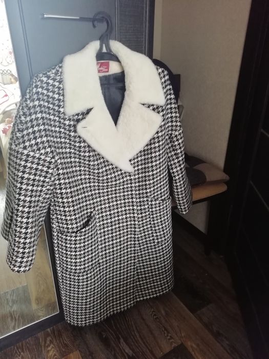 Продам новое пальто