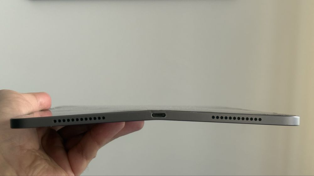 iPad Air 5 th Gen A2588 Neverlock