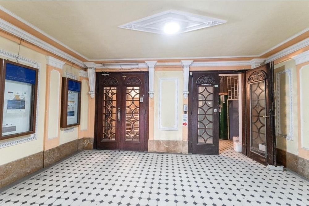 PROPRIETAR, VÂND APARTAMENT DE PRESTIGIU, ultracentral, actual  regim B&B- Piața Victoriei