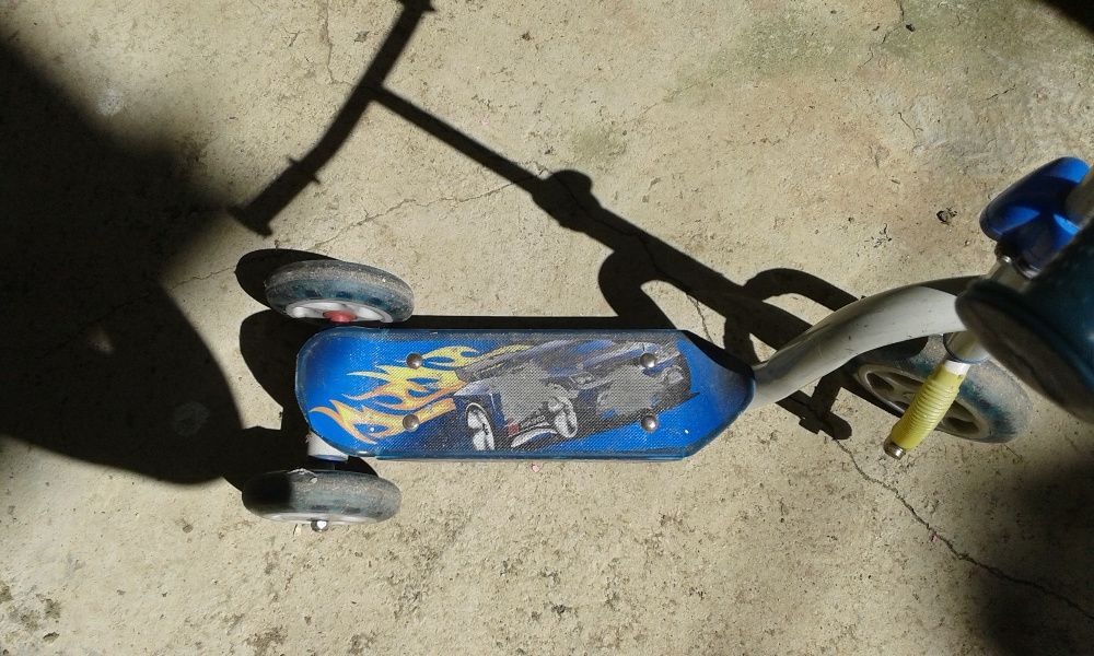 Тротинетка цветна