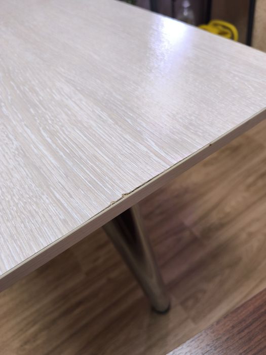 Продаю маникюрный стол