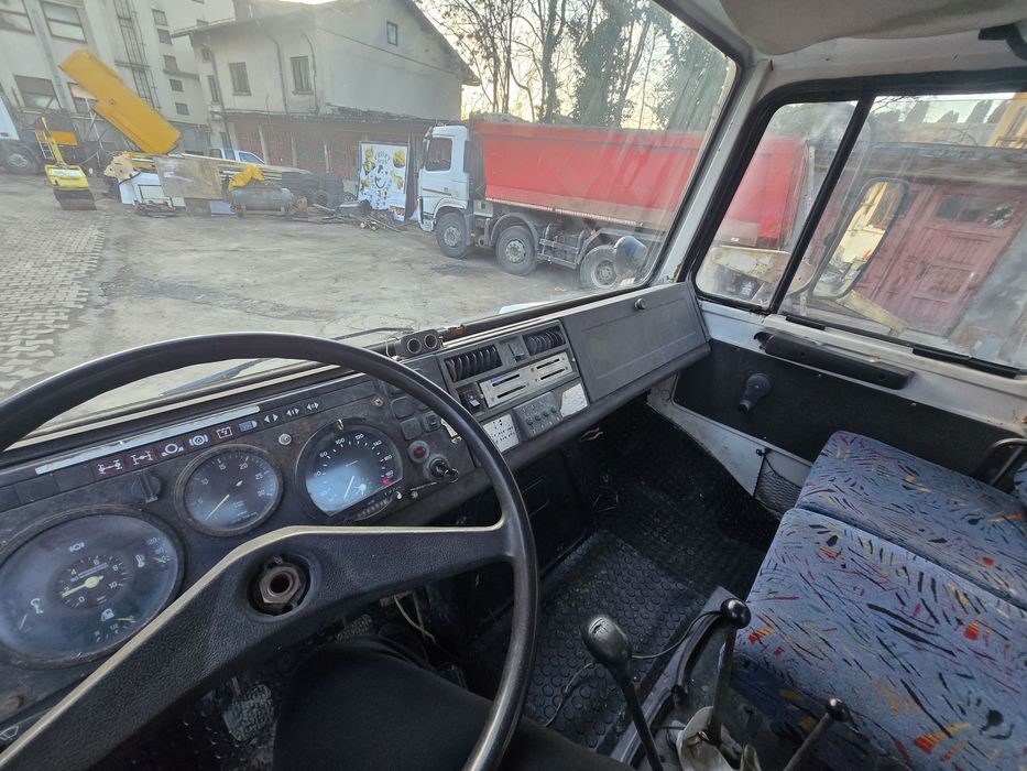 Mercedes-Benz unimog  cu lama de zapada