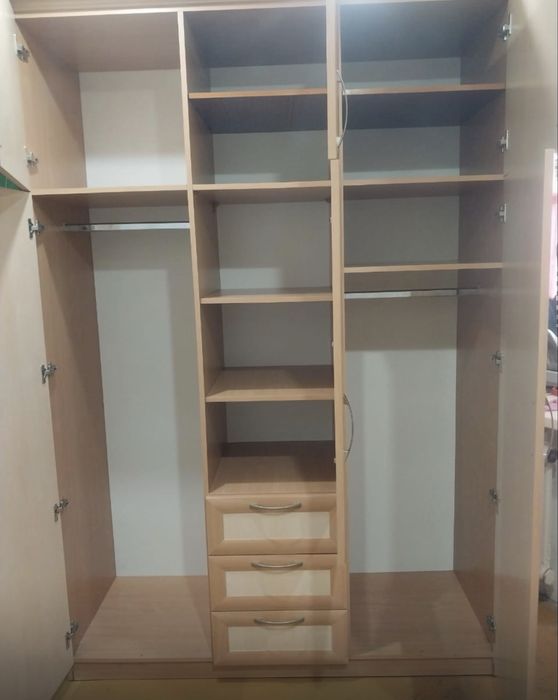 продам большой шкаф