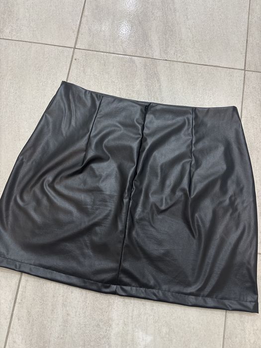 Дамска кожена пола