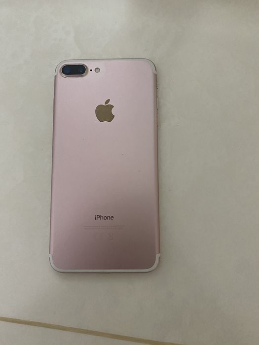 Срочно продам Айфон 7+