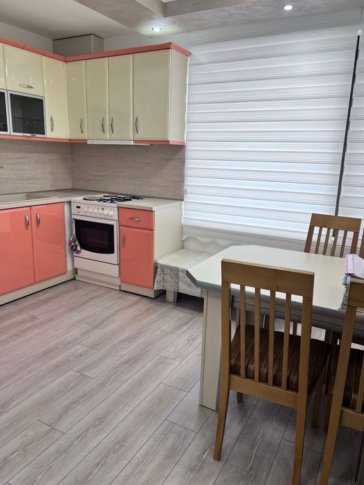 Дава се под наем Едностаен апартамент в Айтос - 40 кв.м за 204 € - Снимка #2