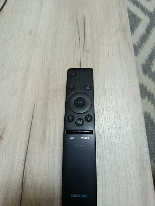 Vând soundbar Samsung hw-q60t