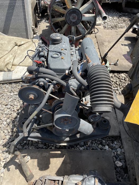 Мерседес D609 D711 D809 двигатель ОМ364 с Европы