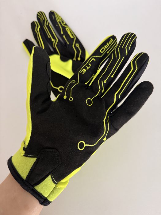 Перчатки спортивные велосипедные