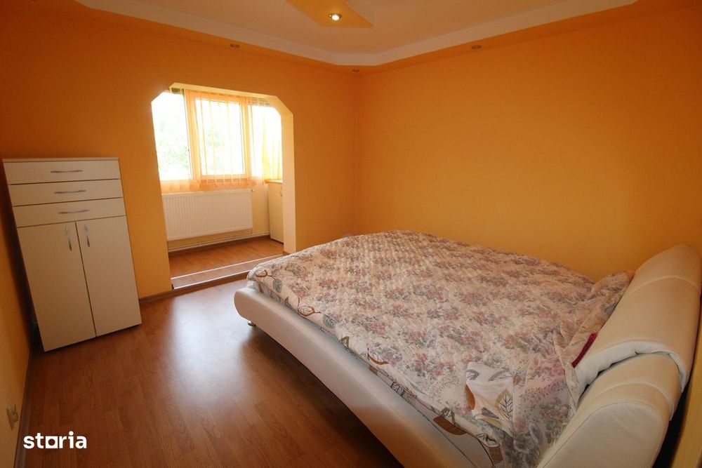Vând apartament 2 camere în Hunedoara, zona Micro5-Bd. Dacia, et. 3...