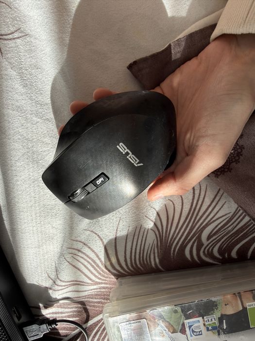 Mouse Asus fara fir