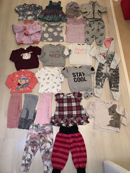 Vand lot haine 1-2 ani ptr.fete.