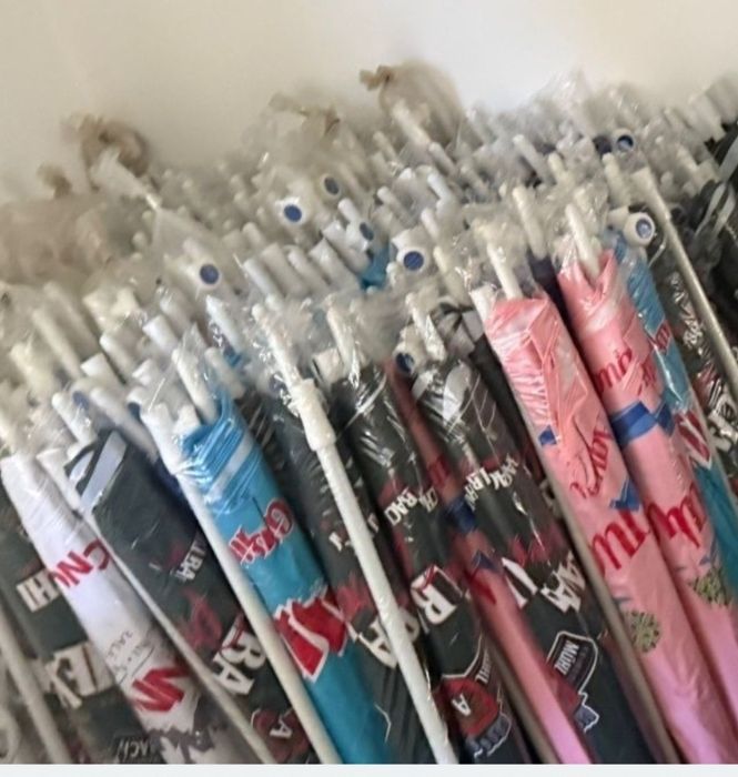 Umbrele, 100 de lei bucata