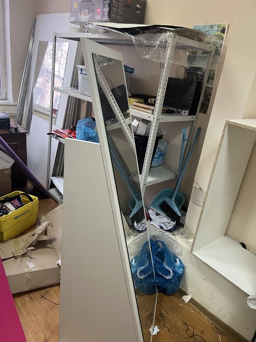 Напольное зеркало