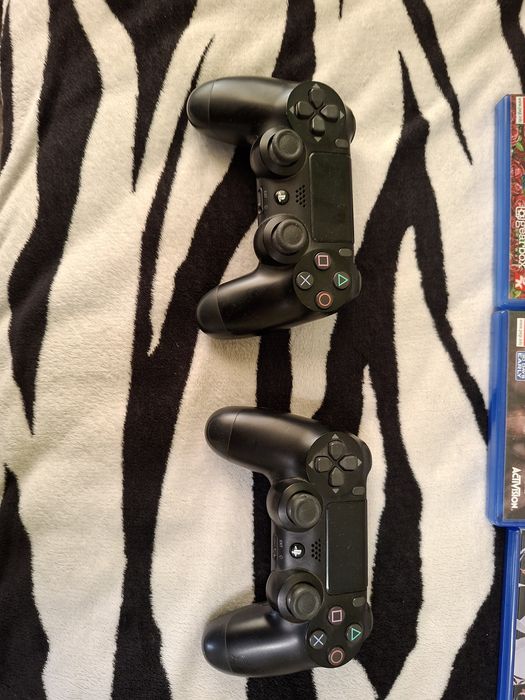 PS4 + Call of duty WWII,Borderlands 3,UFC 3