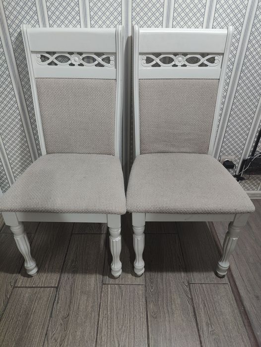 Стулья деревянные