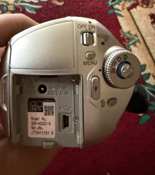 Продам видеокамеру Panasonic SDR-H20