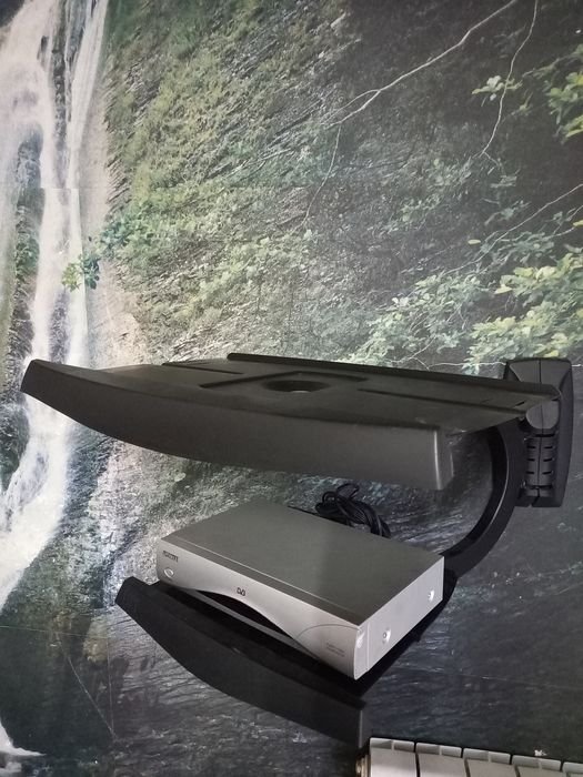 Полки под телевизор,модем.