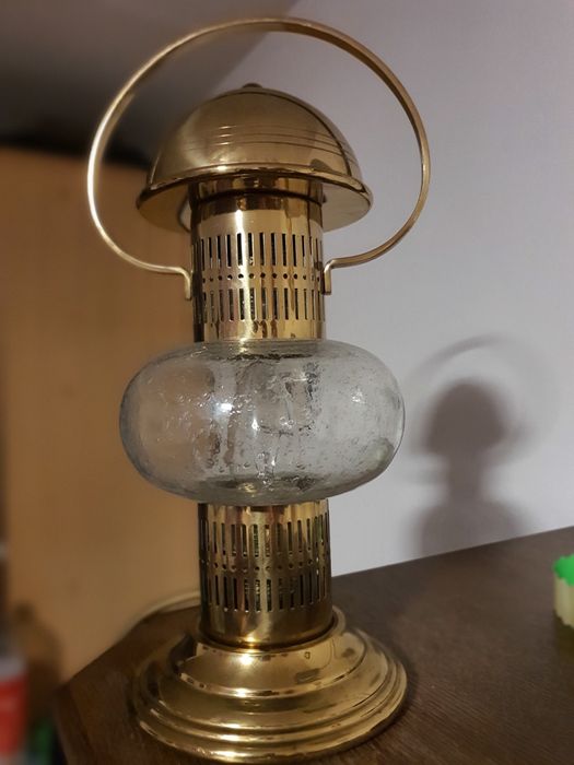 Lampă  cu glob de sticlă