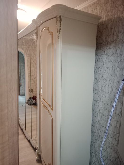 Продам спальний гарнитур