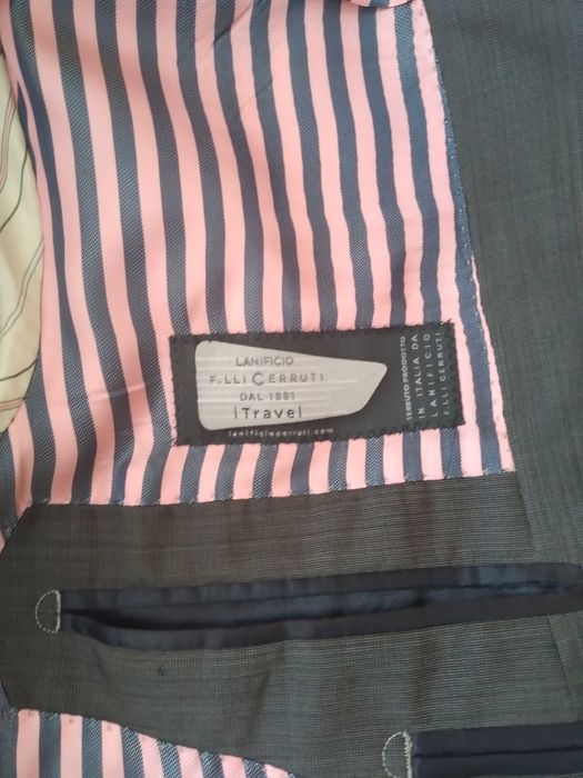 Мъжки костюм, риза и вратовръзка