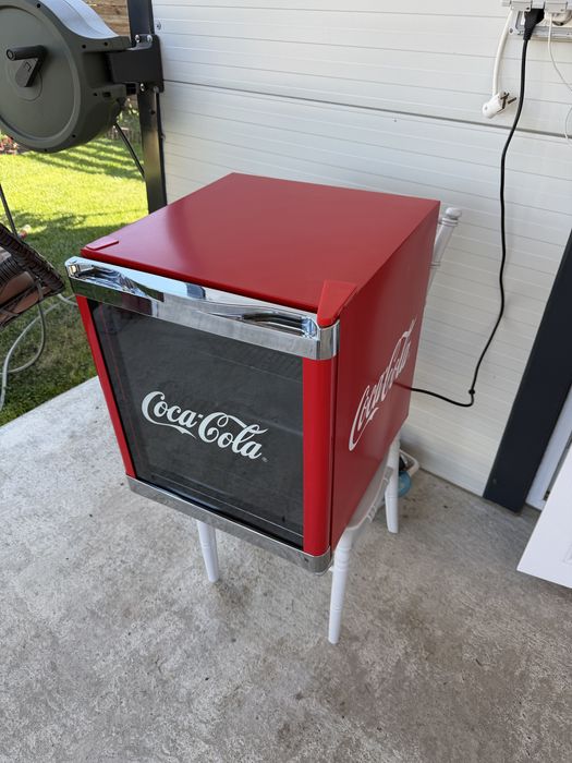 Vand minifrigider/ lada/ vitrina Coca Cola