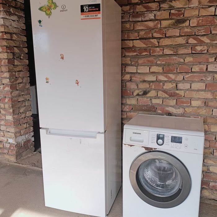 Продам холодильник Indesit б/у