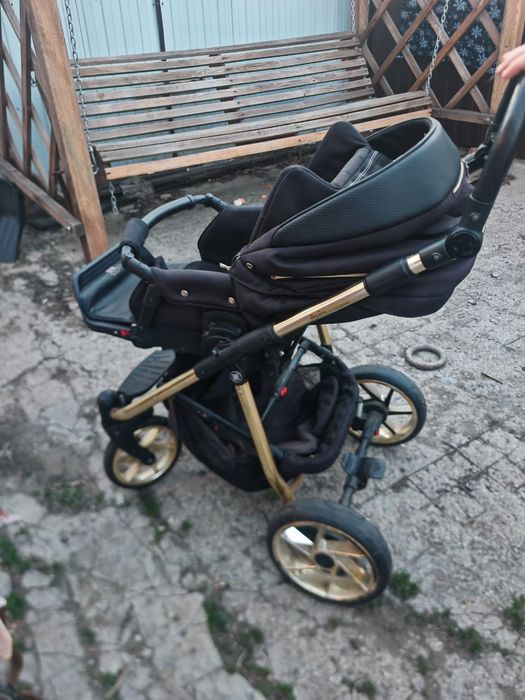 Продам Коляску 2 в 1