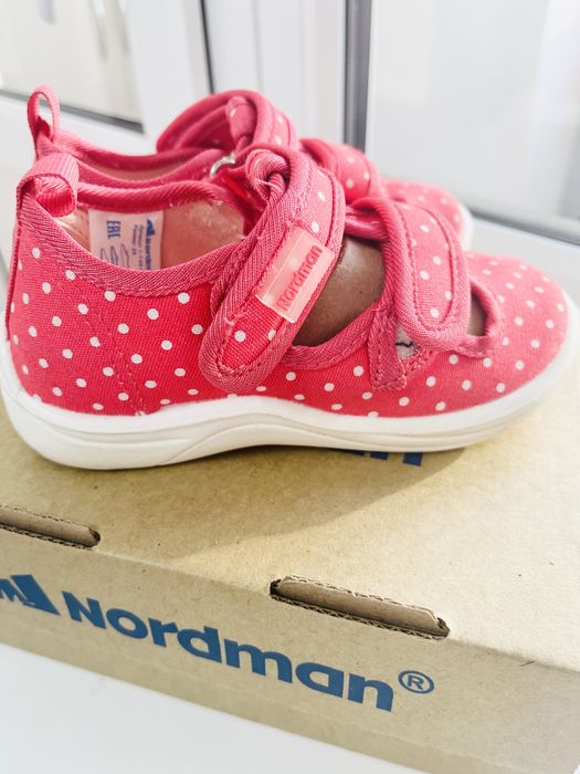 Сандали на девочку