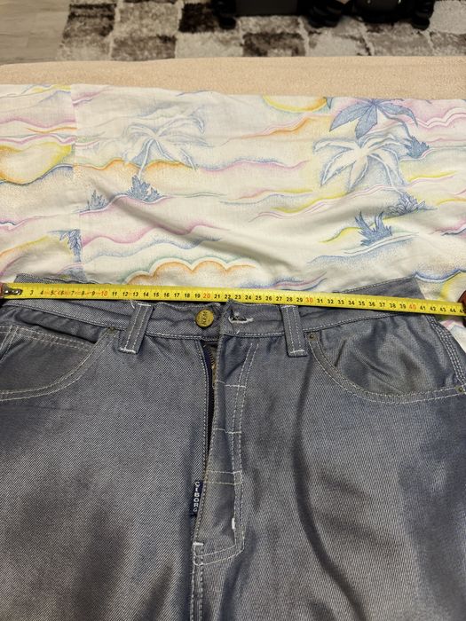 Blugi din denim