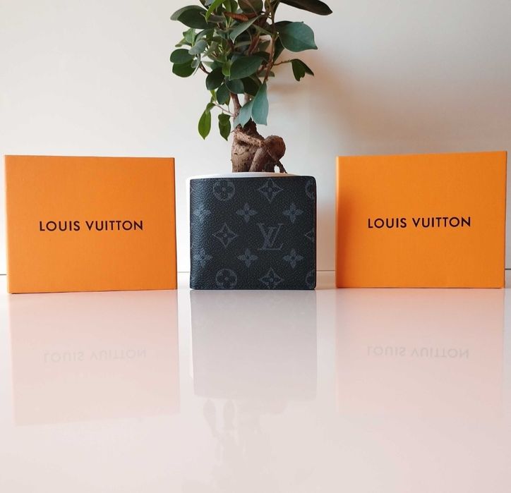 Louis Vuitton портфейли черни